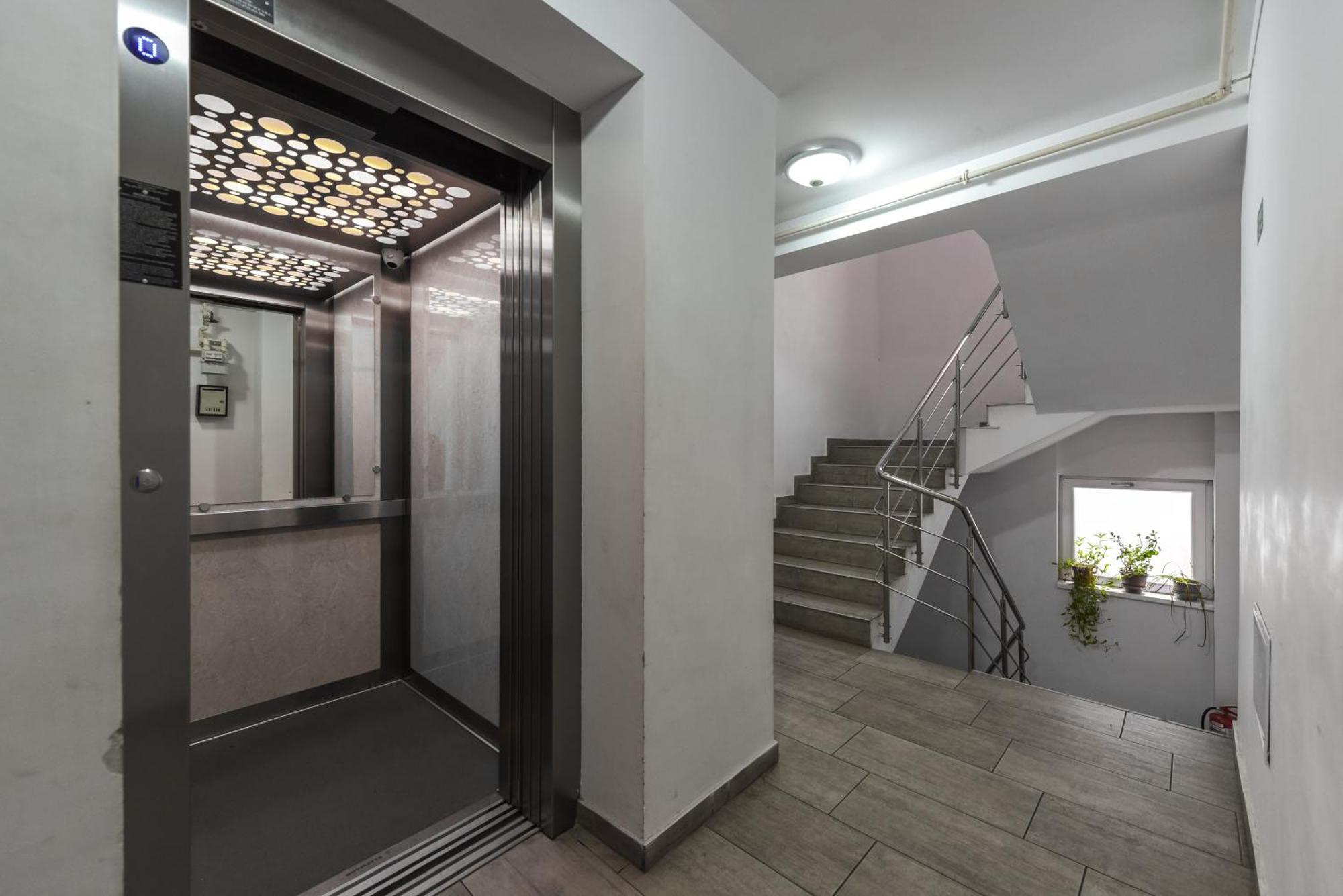 Bucharest Central Apartments - Shabbat Friendly Bagian luar foto
